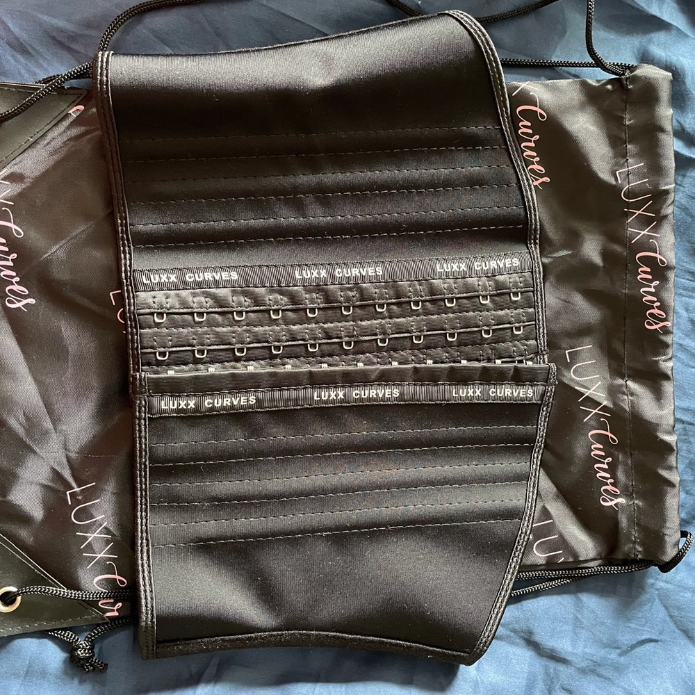 Luxx Curves Corset Waist Trainer w drop string bag